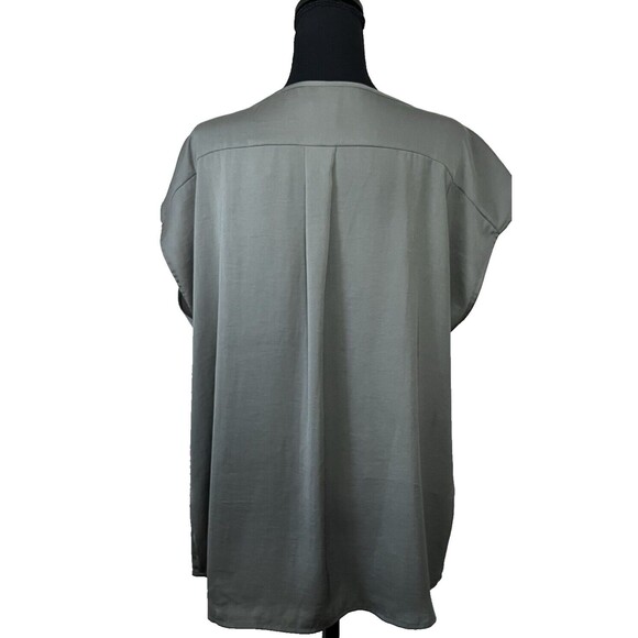 Chico’s Front Pocket Short Sleeve‎ Button Up Top Fatigue Green Size 2 (M) Casual - Picture 4 of 6